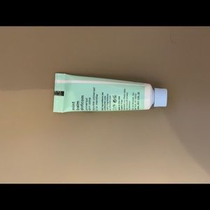 Glossier Makeup - Glossier. Universal Balm Dot Com, lot of 100 Glossier Makeup - Glossier. Universal Balm Dot Com, lot of 100